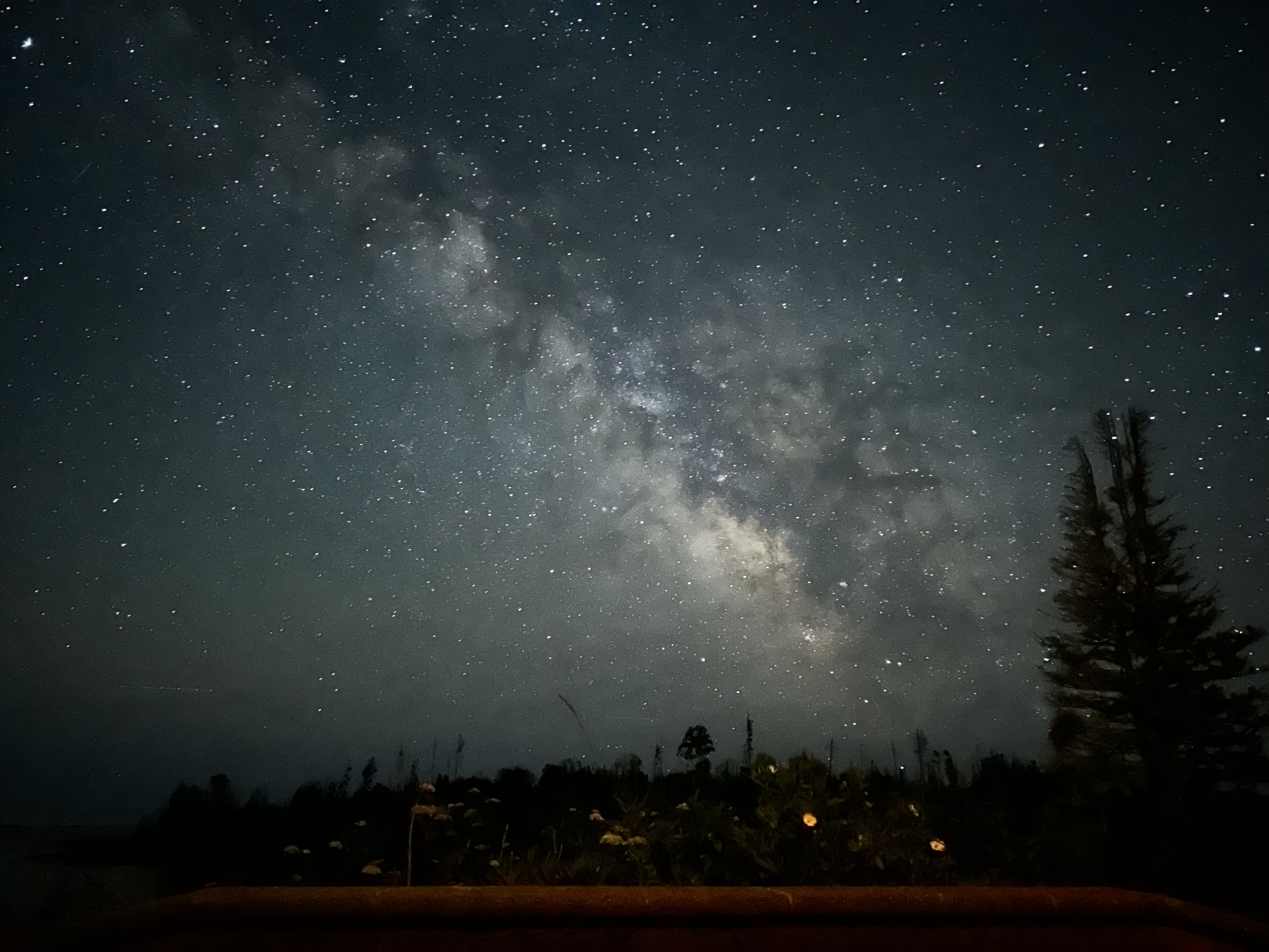 milky-way landscape photo